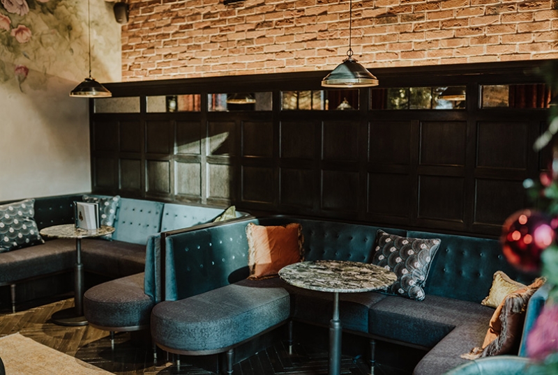 bespoke chair manufacturers for hotels and restaurants